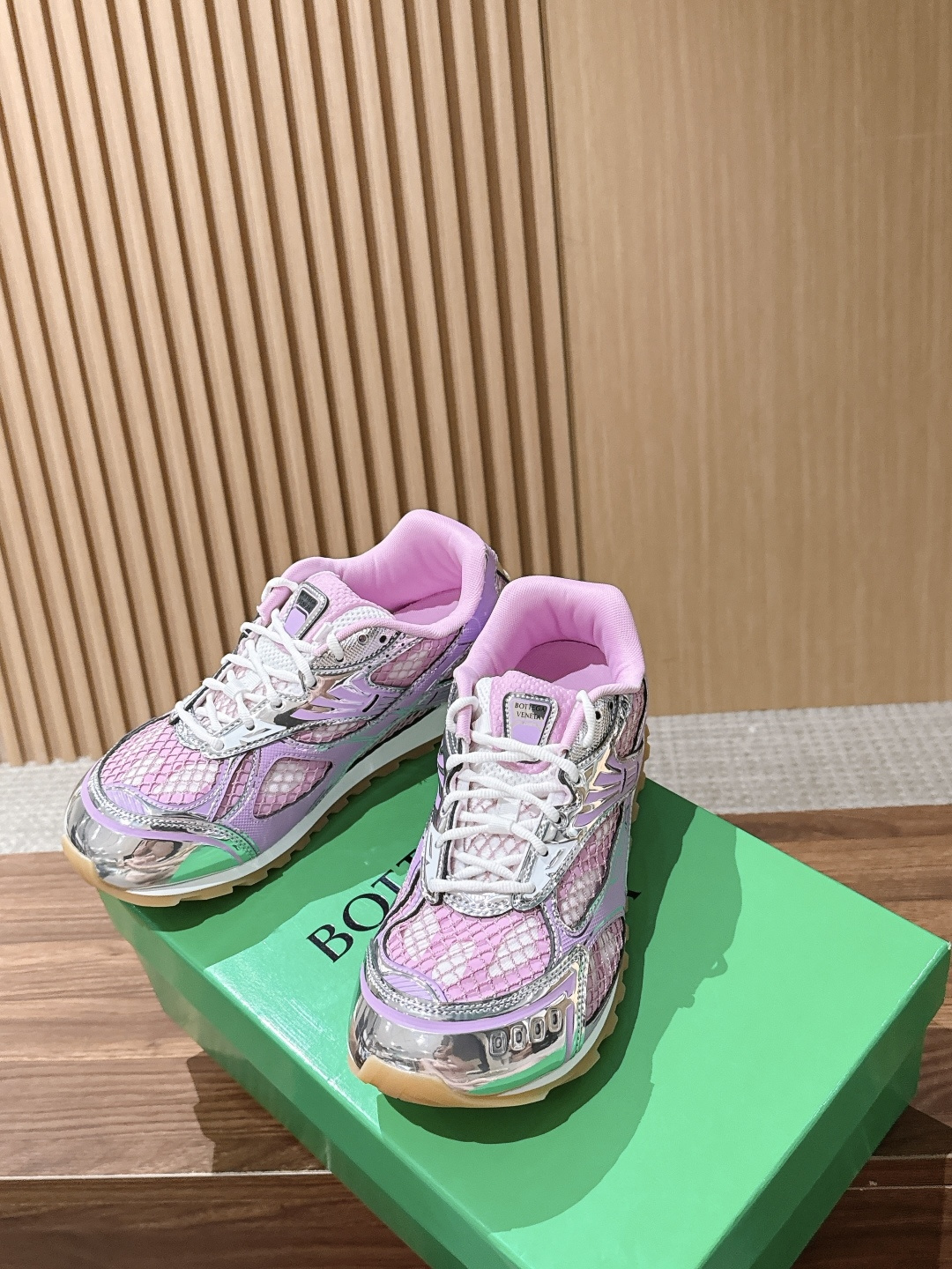 #情侣码 Bottega Veneta 葆蝶家运动鞋 王一博 同款 情侣款休闲鞋老爹鞋!Runner运动鞋!原版轻质科技 #情侣码 Bottega Veneta 葆蝶家运动鞋 王一博 同款 情侣款休闲鞋老爹鞋!Runner运动鞋!原版轻质科技