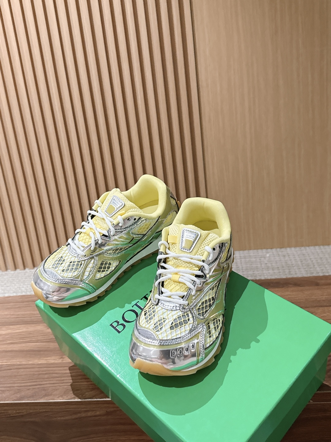 #情侣码 Bottega Veneta 葆蝶家运动鞋 王一博 同款 情侣款休闲鞋老爹鞋！Runner运动鞋！原版轻质科技