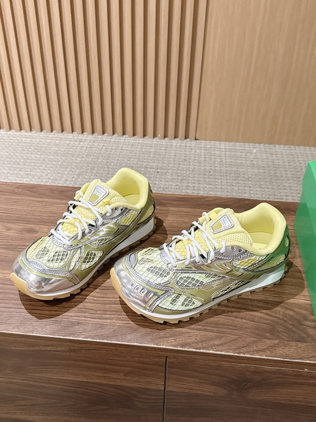 #情侣码 Bottega Veneta 葆蝶家运动鞋 王一博 同款 情侣款休闲鞋老爹鞋！Runner运动鞋！原版轻质科技