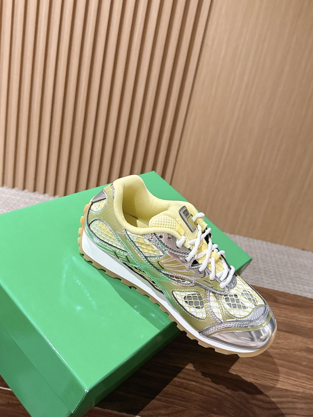 #情侣码 Bottega Veneta 葆蝶家运动鞋 王一博 同款 情侣款休闲鞋老爹鞋！Runner运动鞋！原版轻质科技