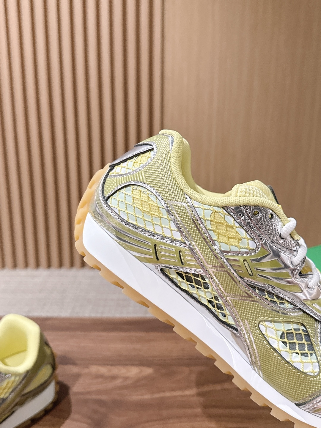 #情侣码 Bottega Veneta 葆蝶家运动鞋 王一博 同款 情侣款休闲鞋老爹鞋！Runner运动鞋！原版轻质科技
