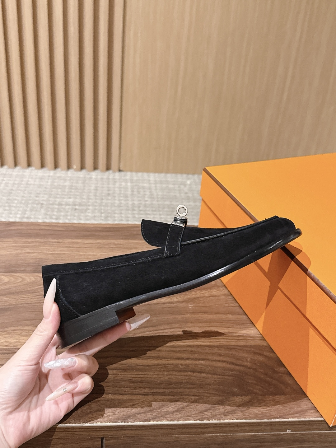 𝐇𝐞𝐫𝐦𝐞𝐬 𝐃𝐞𝐬𝐭𝐢𝐧# 爱马仕Kelly扣乐福鞋/穆勒单鞋 把经典发挥到极致✔︎ 🧡长相奇奇怪怪又可可爱爱,这分明 𝐇𝐞𝐫𝐦𝐞𝐬 𝐃𝐞𝐬𝐭𝐢𝐧# 爱马仕Kelly扣乐福鞋/穆勒单鞋 把经典发挥到极致✔︎ 🧡长相奇奇怪怪又可可爱爱,这分明