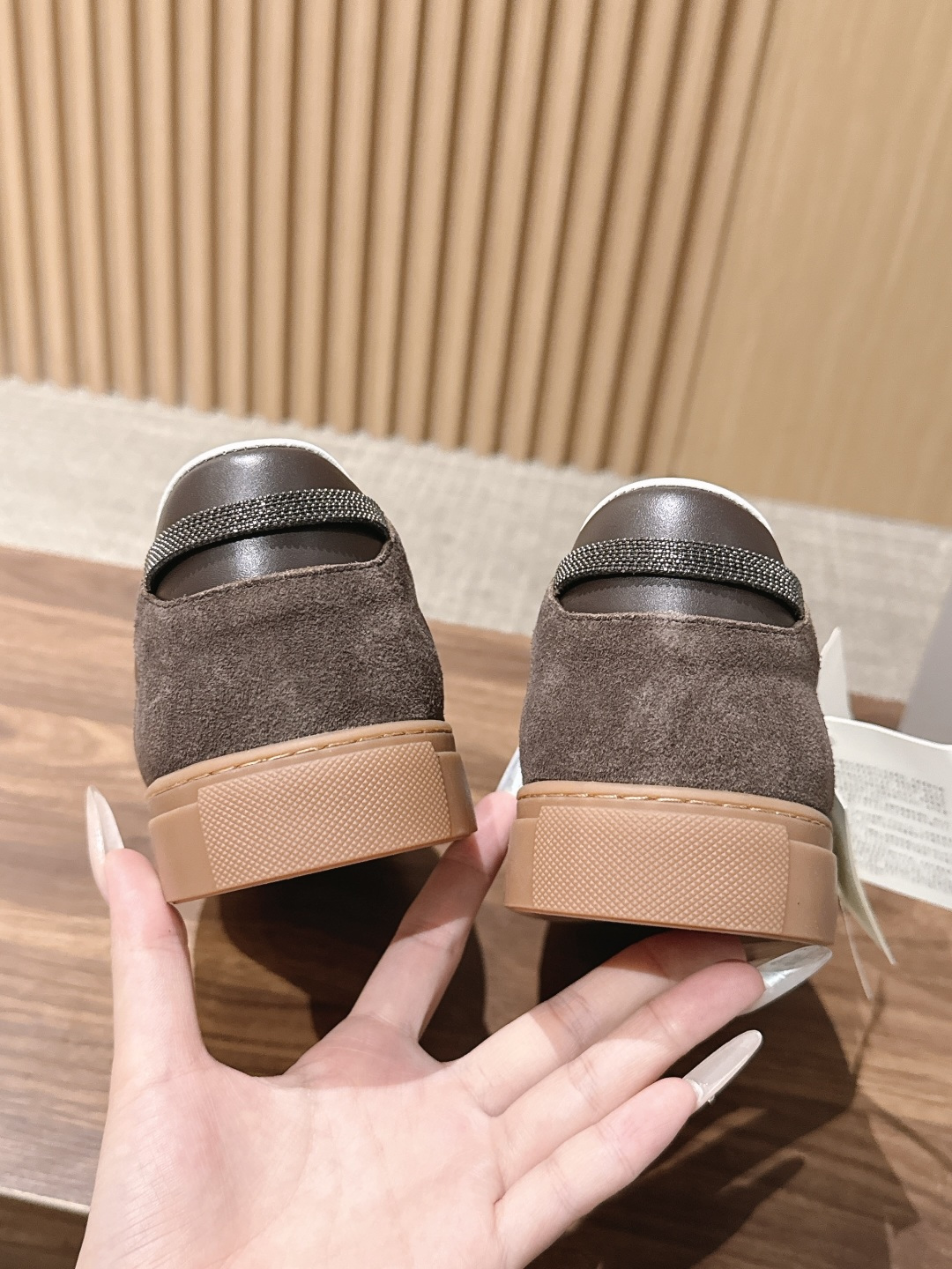 Brunello Cucinelli#布鲁内洛·库奇内利新款休闲运动鞋 匠心制作,每道工序都有专人验货,生产出了高品质的 Brunello Cucinelli#布鲁内洛·库奇内利新款休闲运动鞋 匠心制作,每道工序都有专人验货,生产出了高品质的