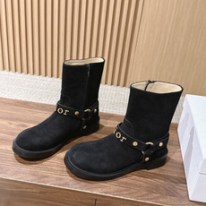 Dior Bolt 迪奥新款短靴·骑士风金属扣机车靴 复古金标,解锁松弛贵气感 经典Dior金属字母饰带是点睛之笔 Dior Bolt 迪奥新款短靴·骑士风金属扣机车靴 复古金标,解锁松弛贵气感 经典Dior金属字母饰带是点睛之笔