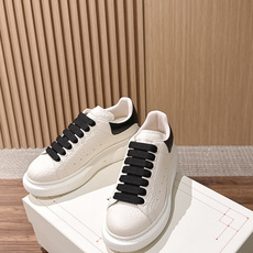 男+10 【黑皮米白面】Alexander McQueen 麦昆当之无愧算是小白鞋里的经典之王 市面上做的人也确实不在 男+10 【黑皮米白面】Alexander McQueen 麦昆当之无愧算是小白鞋里的经典之王 市面上做的人也确实不在