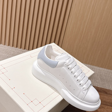 男+10 【浅蓝色皮尾】Alexander McQueen 麦昆当之无愧算是小白鞋里的经典之王 市面上做的人也确实不在 男+10 【浅蓝色皮尾】Alexander McQueen 麦昆当之无愧算是小白鞋里的经典之王 市面上做的人也确实不在