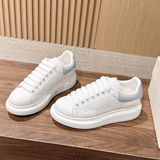 男+10 【浅蓝色皮尾】Alexander McQueen 麦昆当之无愧算是小白鞋里的经典之王 市面上做的人也确实不在 男+10 【浅蓝色皮尾】Alexander McQueen 麦昆当之无愧算是小白鞋里的经典之王 市面上做的人也确实不在