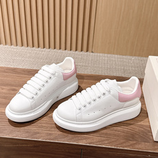 #限女码【粉色皮尾】Alexander McQueen 麦昆当之无愧算是小白鞋里的经典之王 市面上做的人也确实不在少数 #限女码【粉色皮尾】Alexander McQueen 麦昆当之无愧算是小白鞋里的经典之王 市面上做的人也确实不在少数