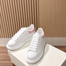 #限女码【粉色皮尾】Alexander McQueen 麦昆当之无愧算是小白鞋里的经典之王 市面上做的人也确实不在少数 #限女码【粉色皮尾】Alexander McQueen 麦昆当之无愧算是小白鞋里的经典之王 市面上做的人也确实不在少数