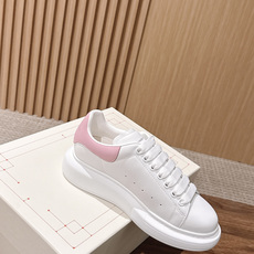 #限女码【粉色皮尾】Alexander McQueen 麦昆当之无愧算是小白鞋里的经典之王 市面上做的人也确实不在少数 #限女码【粉色皮尾】Alexander McQueen 麦昆当之无愧算是小白鞋里的经典之王 市面上做的人也确实不在少数