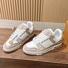 #情侣码 Louis Vuitton #路易威登休闲运动鞋 滑板鞋 经典回归每一个都不想错过!整个鞋身都有LVMonog #情侣码 Louis Vuitton #路易威登休闲运动鞋 滑板鞋 经典回归每一个都不想错过!整个鞋身都有LVMonog