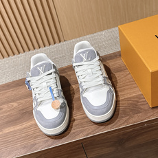 #限男码 Louis Vuitton #路易威登休闲运动鞋 滑板鞋 经典回归每一个都不想错过!整个鞋身都有LVMonog #限男码 Louis Vuitton #路易威登休闲运动鞋 滑板鞋 经典回归每一个都不想错过!整个鞋身都有LVMonog