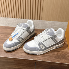 #限男码 Louis Vuitton #路易威登休闲运动鞋 滑板鞋 经典回归每一个都不想错过!整个鞋身都有LVMonog #限男码 Louis Vuitton #路易威登休闲运动鞋 滑板鞋 经典回归每一个都不想错过!整个鞋身都有LVMonog