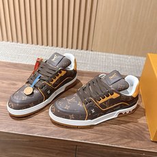 #限男码 Louis Vuitton #路易威登休闲运动鞋 滑板鞋 经典回归每一个都不想错过!整个鞋身都有LVMonog #限男码 Louis Vuitton #路易威登休闲运动鞋 滑板鞋 经典回归每一个都不想错过!整个鞋身都有LVMonog