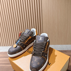 #限男码 Louis Vuitton #路易威登休闲运动鞋 滑板鞋 经典回归每一个都不想错过!整个鞋身都有LVMonog #限男码 Louis Vuitton #路易威登休闲运动鞋 滑板鞋 经典回归每一个都不想错过!整个鞋身都有LVMonog