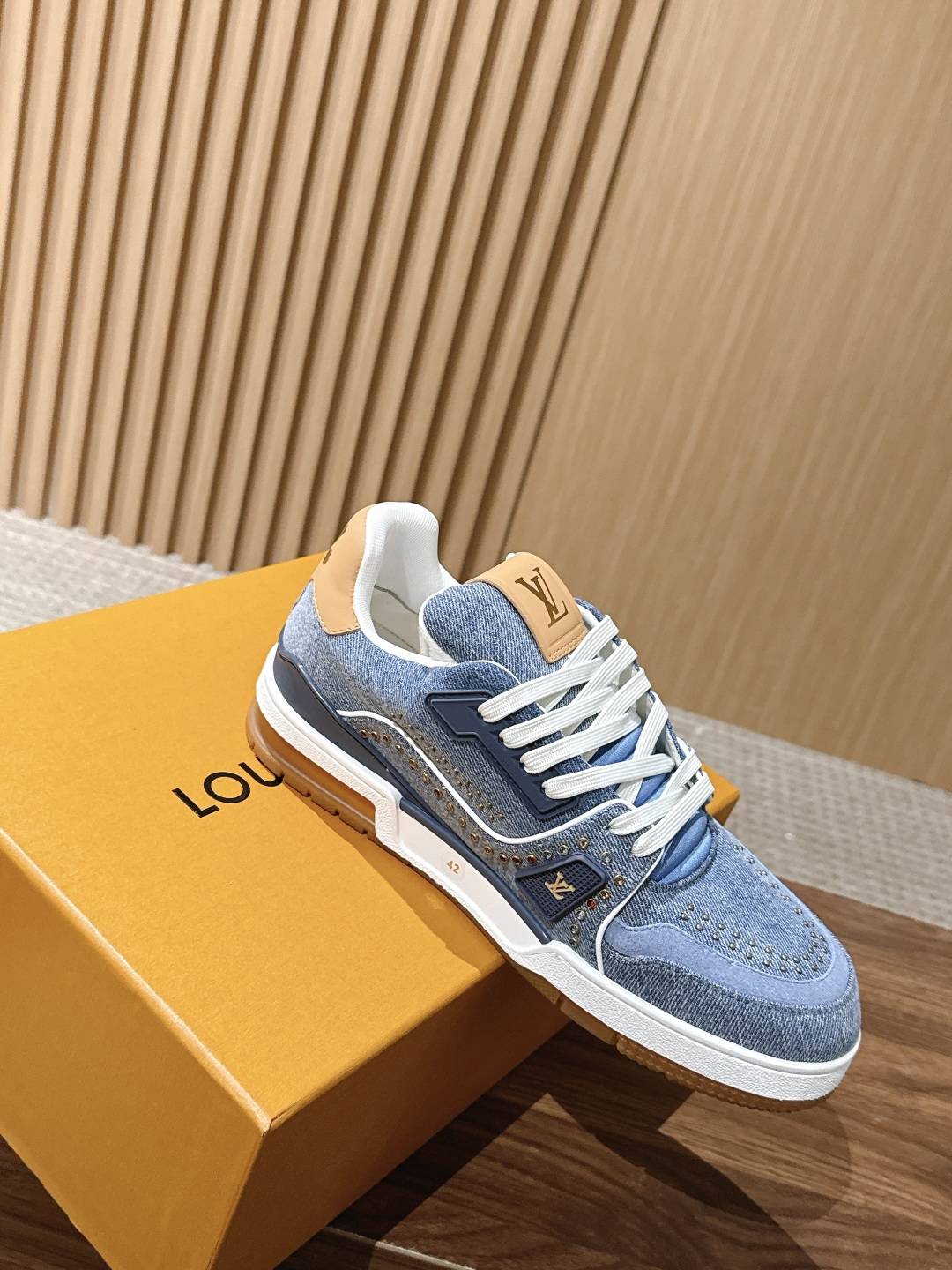 #限男码 Louis Vuitton #路易威登休闲运动鞋 滑板鞋 经典回归每一个都不想错过！整个鞋身都有LVMonog