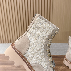 ROGER VIVIER |罗杰维维亚秋冬新款 甜酷千金秋冬本命靴🖤谁懂!RV这双新款马丁靴真的打破我对工装靴的刻板印象 ROGER VIVIER |罗杰维维亚秋冬新款 甜酷千金秋冬本命靴🖤谁懂!RV这双新款马丁靴真的打破我对工装靴的刻板印象