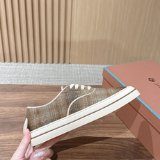 Loro Piana 诺悠翩雅早秋新款格纹系带休闲板鞋 自带松弛复古氛围感,柔和圆头包容脚型,格纹面料自带低调质感,简约 Loro Piana 诺悠翩雅早秋新款格纹系带休闲板鞋 自带松弛复古氛围感,柔和圆头包容脚型,格纹面料自带低调质感,简约
