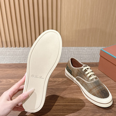 Loro Piana 诺悠翩雅早秋新款格纹系带休闲板鞋 自带松弛复古氛围感,柔和圆头包容脚型,格纹面料自带低调质感,简约 Loro Piana 诺悠翩雅早秋新款格纹系带休闲板鞋 自带松弛复古氛围感,柔和圆头包容脚型,格纹面料自带低调质感,简约