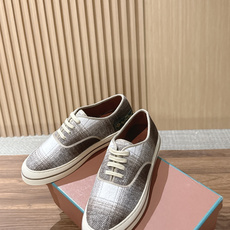 Loro Piana 诺悠翩雅早秋新款格纹系带休闲板鞋 自带松弛复古氛围感,柔和圆头包容脚型,格纹面料自带低调质感,简约 Loro Piana 诺悠翩雅早秋新款格纹系带休闲板鞋 自带松弛复古氛围感,柔和圆头包容脚型,格纹面料自带低调质感,简约