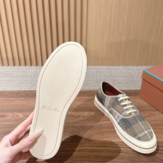 Loro Piana 诺悠翩雅早秋新款格纹系带休闲板鞋 自带松弛复古氛围感,柔和圆头包容脚型,格纹面料自带低调质感,简约 Loro Piana 诺悠翩雅早秋新款格纹系带休闲板鞋 自带松弛复古氛围感,柔和圆头包容脚型,格纹面料自带低调质感,简约