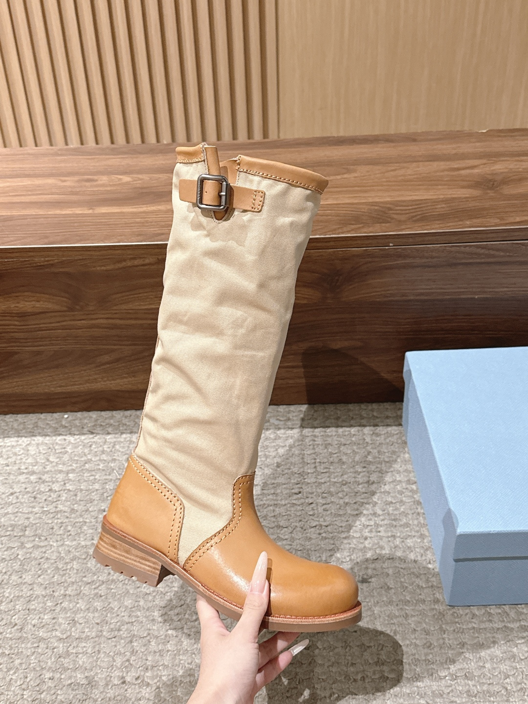 Prada·普拉达布面/长靴,秋冬新品皱皱靴 骑士靴 机车靴野蛮生长」碾碎精致套路,油蜡皮揉出褶皱野心 金属扣锁住反精致 Prada·普拉达布面/长靴,秋冬新品皱皱靴 骑士靴 机车靴野蛮生长」碾碎精致套路,油蜡皮揉出褶皱野心 金属扣锁住反精致