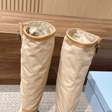 Prada·普拉达布面/长靴,秋冬新品皱皱靴 骑士靴 机车靴野蛮生长」碾碎精致套路,油蜡皮揉出褶皱野心 金属扣锁住反精致 Prada·普拉达布面/长靴,秋冬新品皱皱靴 骑士靴 机车靴野蛮生长」碾碎精致套路,油蜡皮揉出褶皱野心 金属扣锁住反精致
