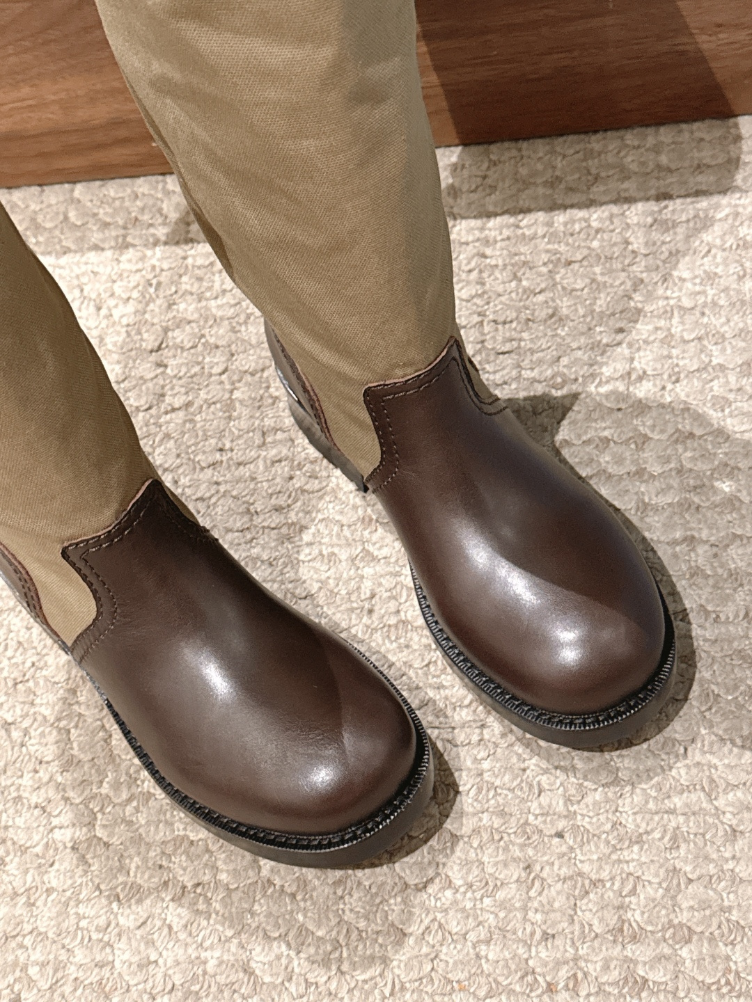 Prada·普拉达布面/长靴,秋冬新品皱皱靴 骑士靴 机车靴野蛮生长」碾碎精致套路,油蜡皮揉出褶皱野心 金属扣锁住反精致 Prada·普拉达布面/长靴,秋冬新品皱皱靴 骑士靴 机车靴野蛮生长」碾碎精致套路,油蜡皮揉出褶皱野心 金属扣锁住反精致