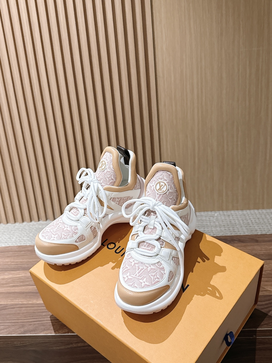 𝐋𝐕 𝐀𝐫𝐜𝐡𝐥𝐢𝐠𝐡𝐭# 路易威登#新配色老爹鞋 迪丽热巴 钟楚曦 宋妍霏都是老爹鞋的忠实粉丝 ~ 不断的新品系列加入 𝐋𝐕 𝐀𝐫𝐜𝐡𝐥𝐢𝐠𝐡𝐭# 路易威登#新配色老爹鞋 迪丽热巴 钟楚曦 宋妍霏都是老爹鞋的忠实粉丝 ~ 不断的新品系列加入