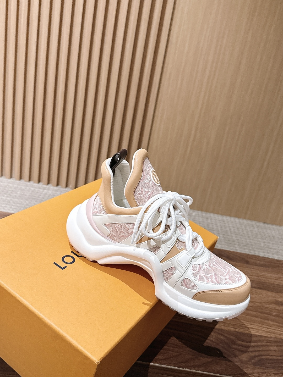 𝐋𝐕 𝐀𝐫𝐜𝐡𝐥𝐢𝐠𝐡𝐭# 路易威登#新配色老爹鞋 迪丽热巴 钟楚曦 宋妍霏都是老爹鞋的忠实粉丝 ~ 不断的新品系列加入 𝐋𝐕 𝐀𝐫𝐜𝐡𝐥𝐢𝐠𝐡𝐭# 路易威登#新配色老爹鞋 迪丽热巴 钟楚曦 宋妍霏都是老爹鞋的忠实粉丝 ~ 不断的新品系列加入
