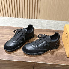 男+10 TOD'S 托德斯早秋新款复古拼色德训运动鞋 弥漫着慵懒怀旧的复古气息,巧妙的材质拼接塑造出丰富层次,褪去浮夸 男+10 TOD'S 托德斯早秋新款复古拼色德训运动鞋 弥漫着慵懒怀旧的复古气息,巧妙的材质拼接塑造出丰富层次,褪去浮夸