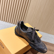 男+10 TOD'S 托德斯早秋新款复古拼色德训运动鞋 弥漫着慵懒怀旧的复古气息,巧妙的材质拼接塑造出丰富层次,褪去浮夸 男+10 TOD'S 托德斯早秋新款复古拼色德训运动鞋 弥漫着慵懒怀旧的复古气息,巧妙的材质拼接塑造出丰富层次,褪去浮夸