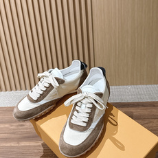 男+10 TOD'S 托德斯早秋新款复古拼色德训运动鞋 弥漫着慵懒怀旧的复古气息,巧妙的材质拼接塑造出丰富层次,褪去浮夸 男+10 TOD'S 托德斯早秋新款复古拼色德训运动鞋 弥漫着慵懒怀旧的复古气息,巧妙的材质拼接塑造出丰富层次,褪去浮夸