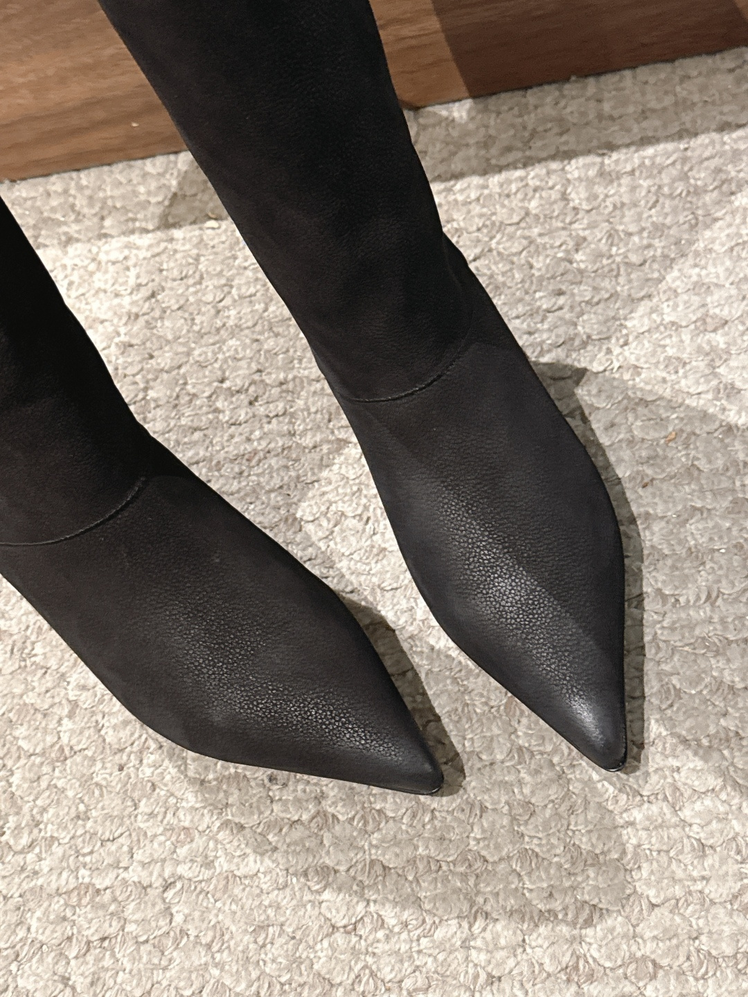 PRADA 普拉达秋冬新款小猫跟尖头法式长靴 简约时尚百搭 特定牛皮材质 羊皮里 真皮大底 Size：35-39（40/