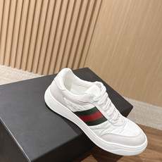 GUCCI 古驰新款休闲低帮鞋滑板鞋小白鞋 日常休闲穿搭超百搭!鞋底防滑,舒适又实用,无论牛仔裤还是休闲裤都能轻松驾驭, GUCCI 古驰新款休闲低帮鞋滑板鞋小白鞋 日常休闲穿搭超百搭!鞋底防滑,舒适又实用,无论牛仔裤还是休闲裤都能轻松驾驭,