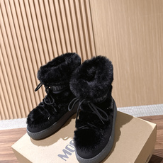 MOON BOOT秋冬新款毛边系带厚底雪地靴26ss 酷飒黑毛雪地靴|冬日氛围感天花板 哑光黑色靴身利落高级,靴口一圈蓬 MOON BOOT秋冬新款毛边系带厚底雪地靴26ss 酷飒黑毛雪地靴|冬日氛围感天花板 哑光黑色靴身利落高级,靴口一圈蓬