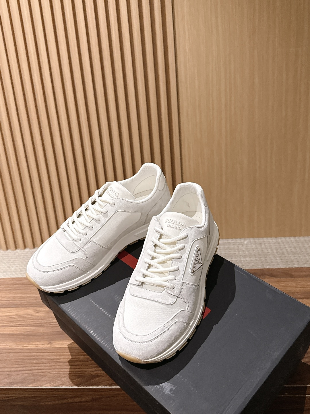PRADA#普拉达男士三角标休闲运动鞋 特定帆布＋麂皮材质 时尚百搭 底厚4.5CM Size :39-44（38/45
