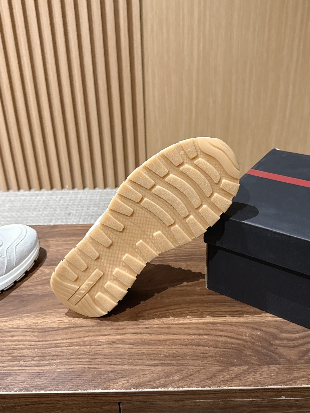 PRADA#普拉达男士三角标休闲运动鞋 特定帆布＋麂皮材质 时尚百搭 底厚4.5CM Size :39-44（38/45