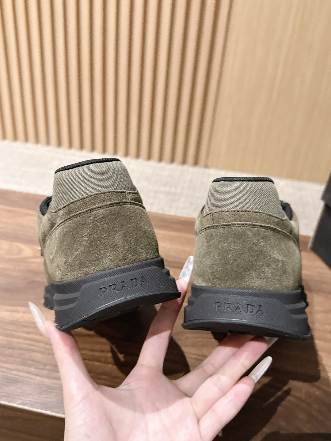 PRADA#普拉达男士三角标休闲运动鞋 特定帆布＋麂皮材质 时尚百搭 底厚4.5CM Size :39-44（38/45
