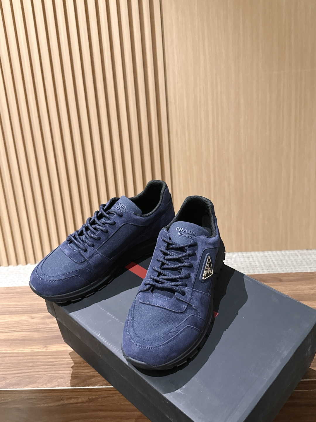 PRADA#普拉达男士三角标休闲运动鞋 特定帆布＋麂皮材质 时尚百搭 底厚4.5CM Size :39-44（38/45