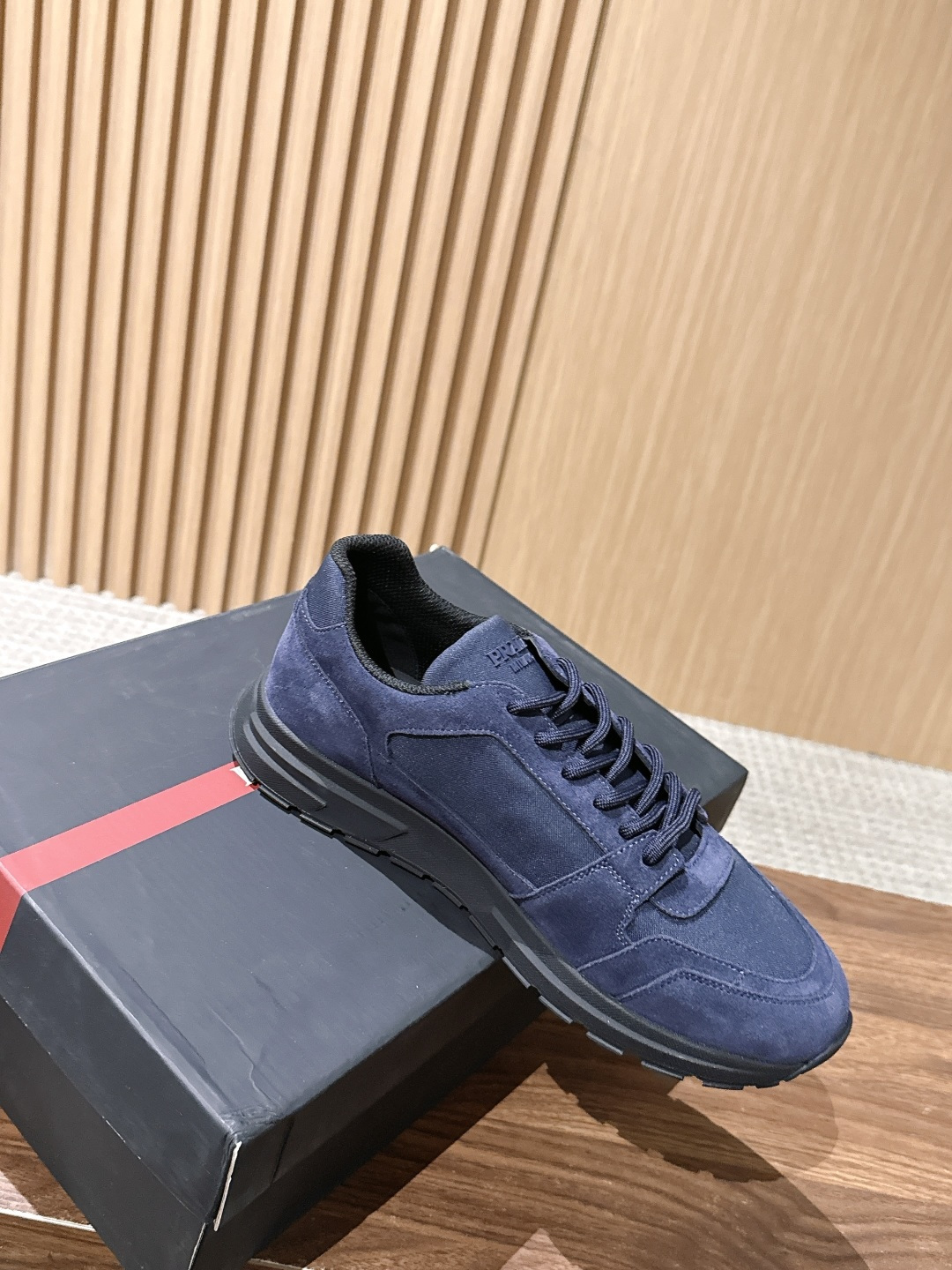 PRADA#普拉达男士三角标休闲运动鞋 特定帆布＋麂皮材质 时尚百搭 底厚4.5CM Size :39-44（38/45
