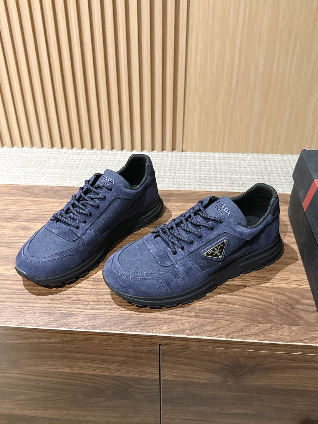 PRADA#普拉达男士三角标休闲运动鞋 特定帆布＋麂皮材质 时尚百搭 底厚4.5CM Size :39-44（38/45
