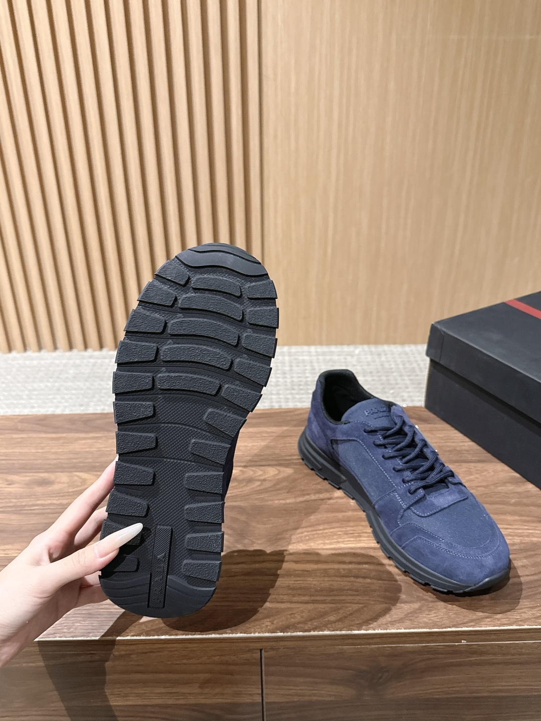 PRADA#普拉达男士三角标休闲运动鞋 特定帆布＋麂皮材质 时尚百搭 底厚4.5CM Size :39-44（38/45