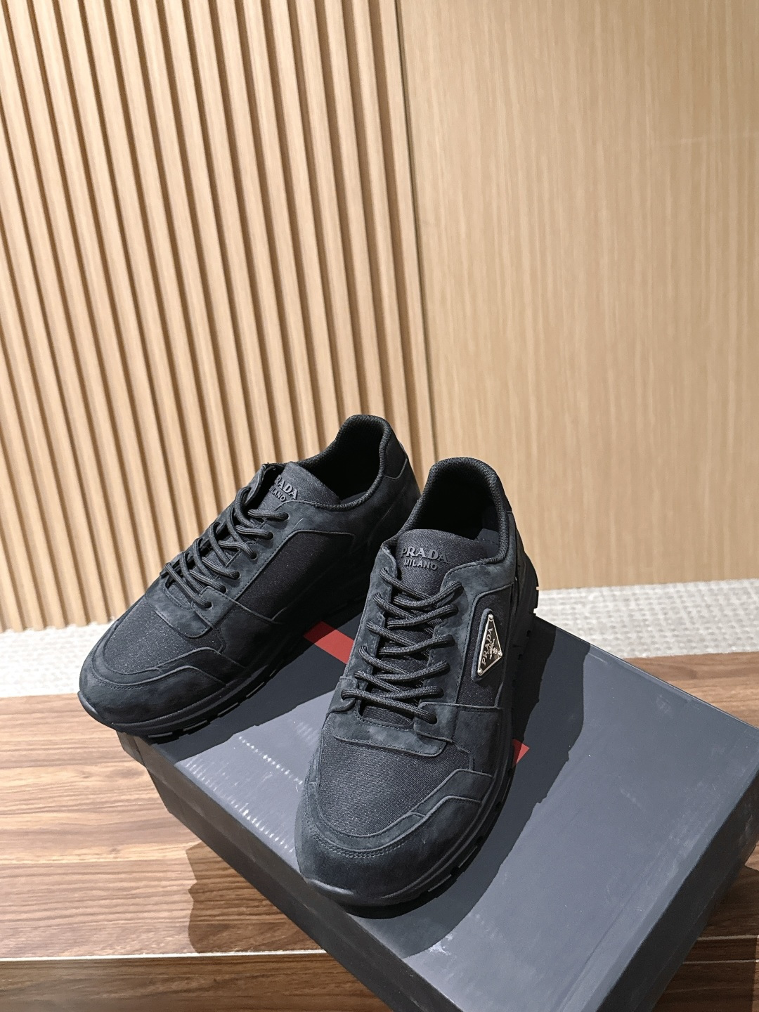 PRADA#普拉达男士三角标休闲运动鞋 特定帆布＋麂皮材质 时尚百搭 底厚4.5CM Size :39-44（38/45