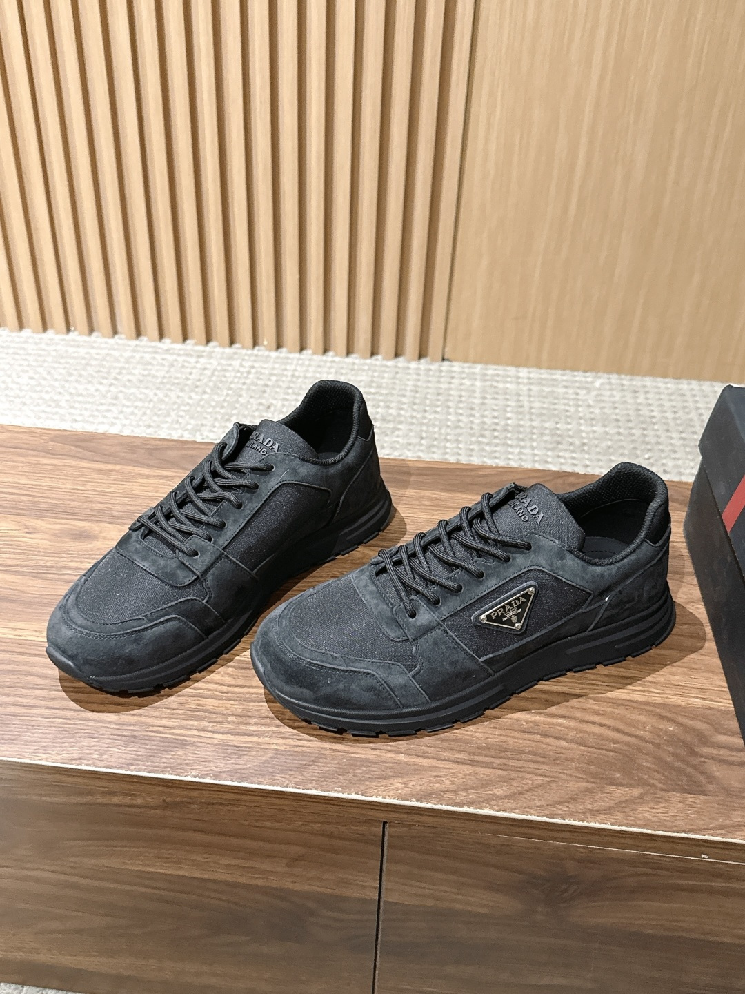 PRADA#普拉达男士三角标休闲运动鞋 特定帆布＋麂皮材质 时尚百搭 底厚4.5CM Size :39-44（38/45
