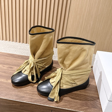 ISABEL MARANT 伊莎贝尔春夏新款 拼接设计牛反绒拼布短靴 用牛反绒的柔软触感与不同材质的拼接对话,重新缝制成 ISABEL MARANT 伊莎贝尔春夏新款 拼接设计牛反绒拼布短靴 用牛反绒的柔软触感与不同材质的拼接对话,重新缝制成