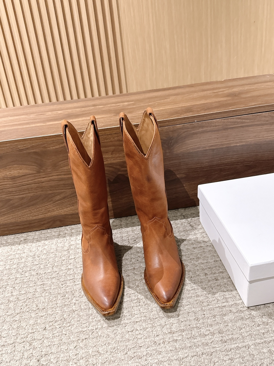 Maison Margiela 马吉拉秋冬新款 尖头 内增高 西部靴 长筒靴  Maison Margiela 一直坚持