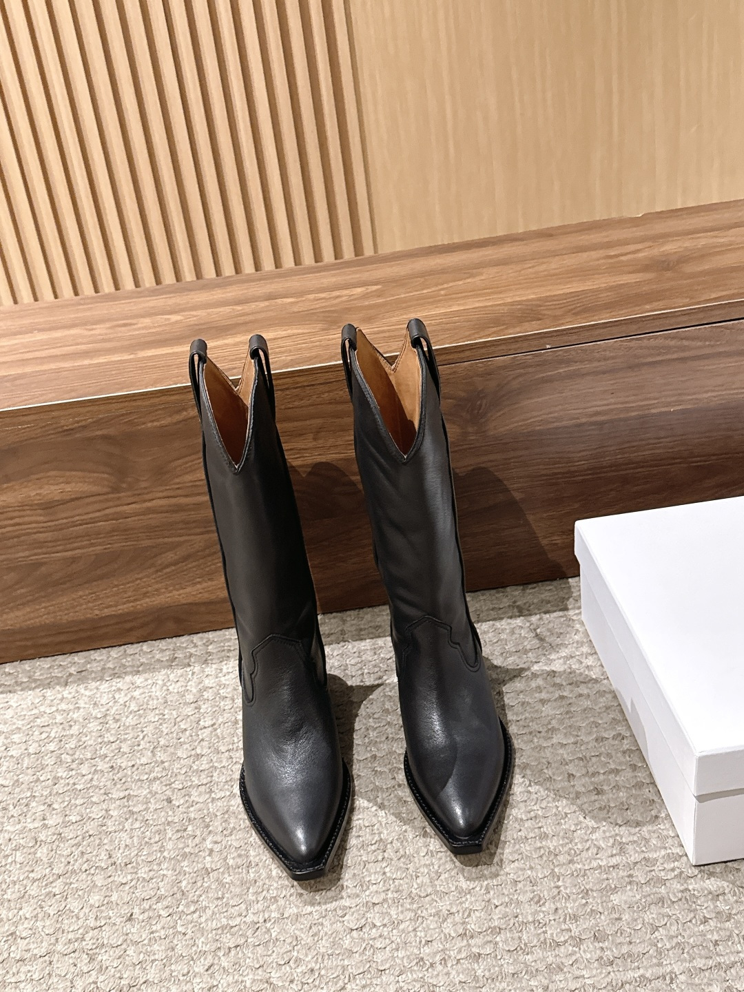Maison Margiela 马吉拉秋冬新款 尖头 内增高 西部靴 长筒靴  Maison Margiela 一直坚持