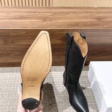 Maison Margiela 马吉拉秋冬新款 尖头 内增高 西部靴 长筒靴 Maison Margiela 一直坚持 Maison Margiela 马吉拉秋冬新款 尖头 内增高 西部靴 长筒靴 Maison Margiela 一直坚持