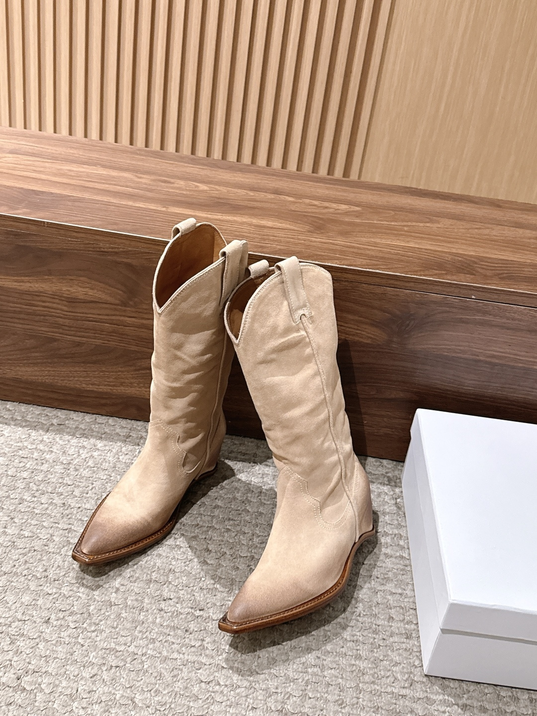 Maison Margiela 马吉拉秋冬新款 尖头 内增高 西部靴 长筒靴  Maison Margiela 一直坚持